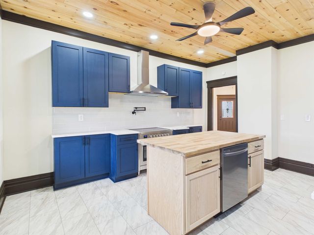 1722 Poplar Street, Kenova, WV 25530