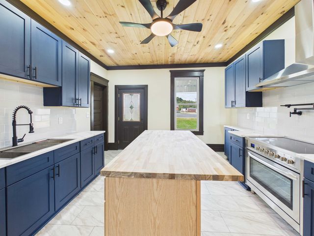 1722 Poplar Street, Kenova, WV 25530