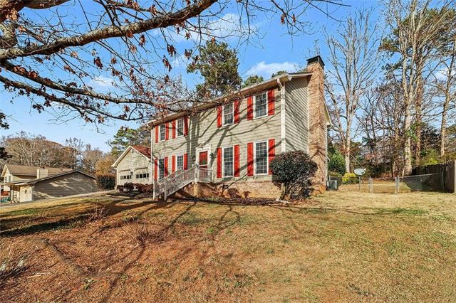 1490 HICKORY SW Lane, Lilburn, GA 30047