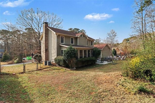 1490 HICKORY SW Lane, Lilburn, GA 30047