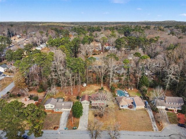 1490 HICKORY SW Lane, Lilburn, GA 30047