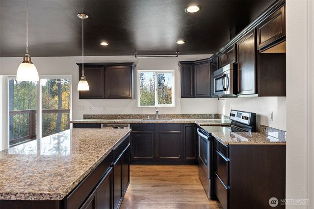 4233 SE Horsehead Way, Port Orchard, WA 98366