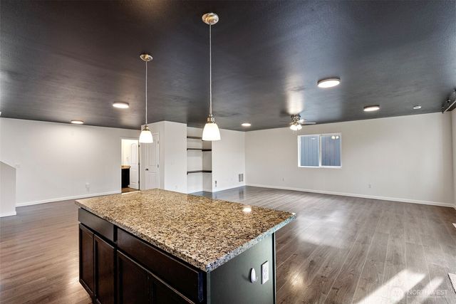 4233 SE Horsehead Way, Port Orchard, WA 98366