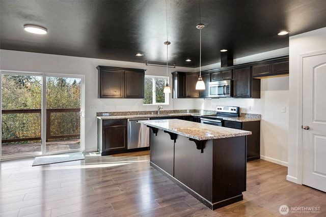 4233 SE Horsehead Way, Port Orchard, WA 98366