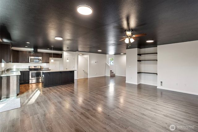 4233 SE Horsehead Way, Port Orchard, WA 98366