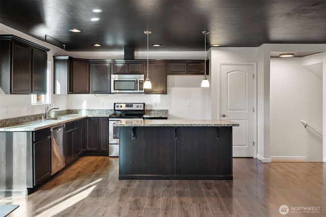 4233 SE Horsehead Way, Port Orchard, WA 98366