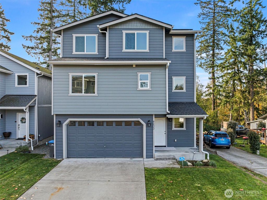 4233 SE Horsehead Way, Port Orchard, WA 98366