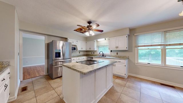 866 Pen Oak Dr, Cookeville, TN 38501