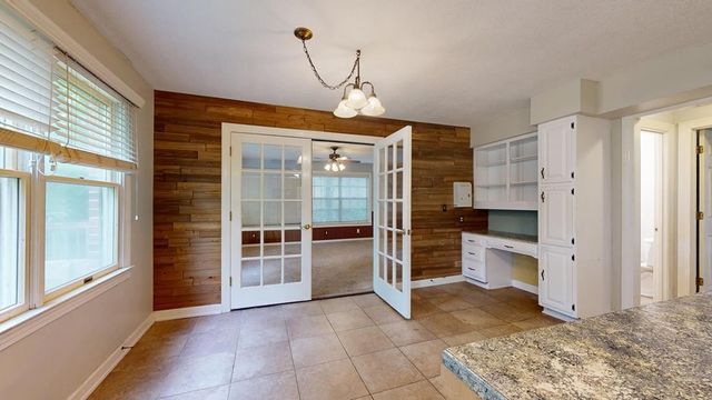 866 Pen Oak Dr, Cookeville, TN 38501
