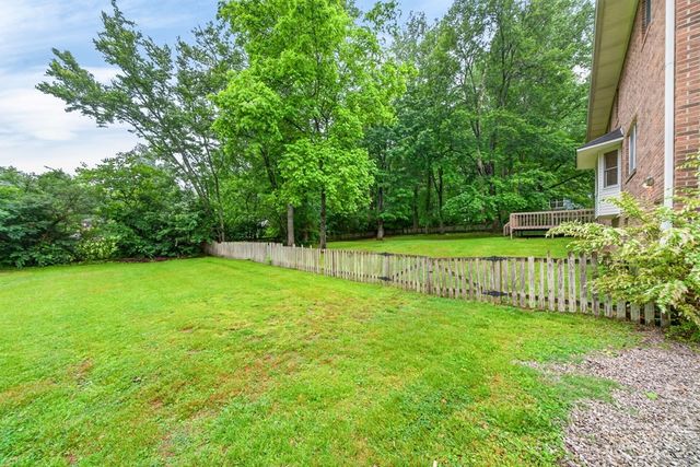 866 Pen Oak Dr, Cookeville, TN 38501