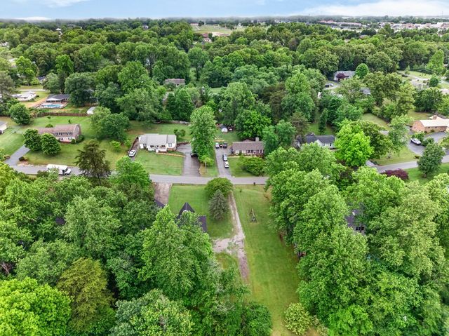 866 Pen Oak Dr, Cookeville, TN 38501