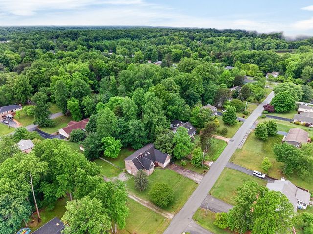 866 Pen Oak Dr, Cookeville, TN 38501