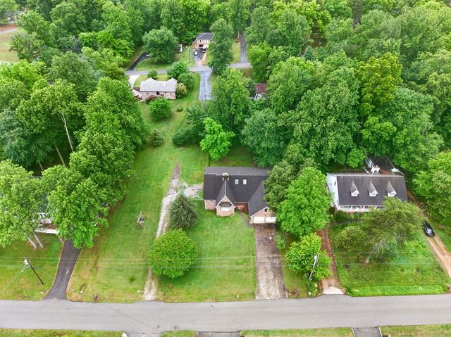 866 Pen Oak Dr, Cookeville, TN 38501