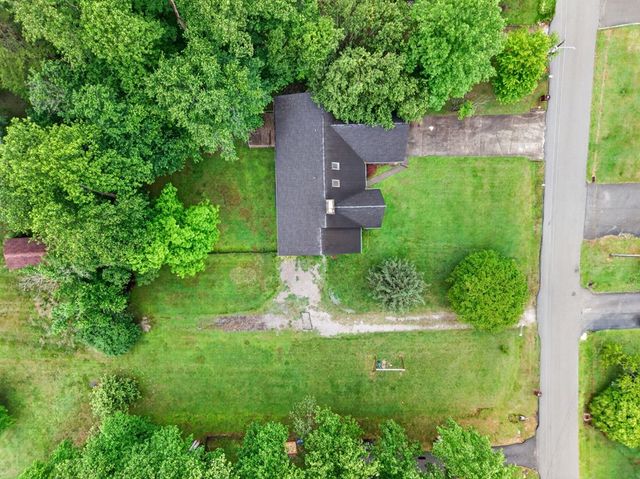 866 Pen Oak Dr, Cookeville, TN 38501