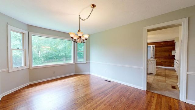 866 Pen Oak Dr, Cookeville, TN 38501