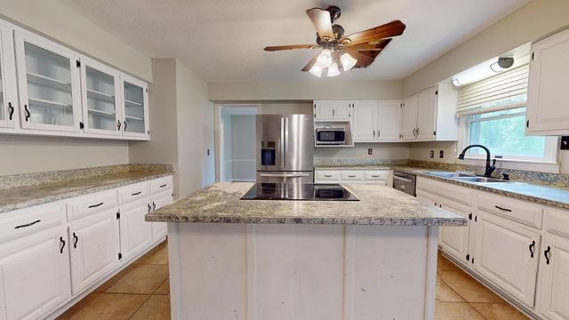 866 Pen Oak Dr, Cookeville, TN 38501