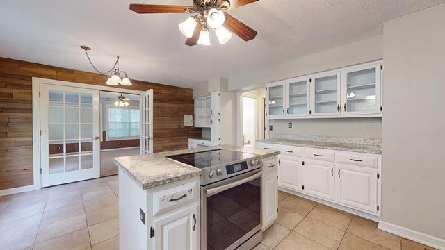 866 Pen Oak Dr, Cookeville, TN 38501