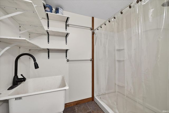 633 S Washington Street, Bloomfield, IN 47424