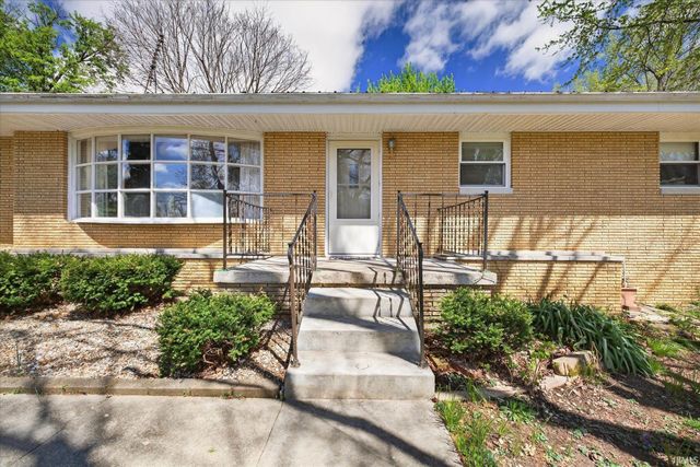 633 S Washington Street, Bloomfield, IN 47424