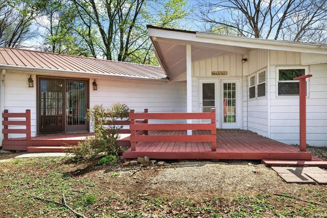 633 S Washington Street, Bloomfield, IN 47424