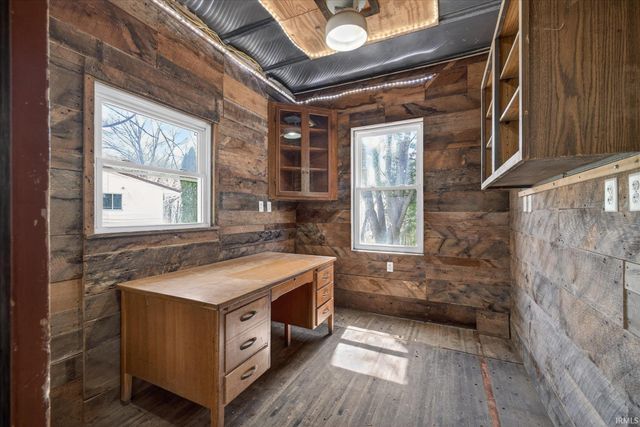 633 S Washington Street, Bloomfield, IN 47424