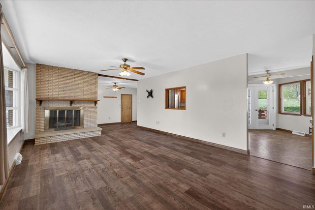 633 S Washington Street, Bloomfield, IN 47424