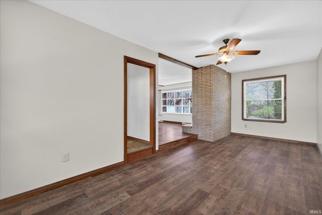 633 S Washington Street, Bloomfield, IN 47424