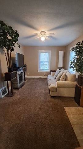 212 W Division Street, Bloomington, IL 61701