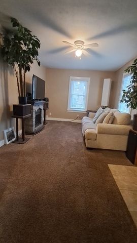 212 W Division Street, Bloomington, IL 61701