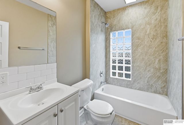 611 N 45th Street, Omaha, NE 68132