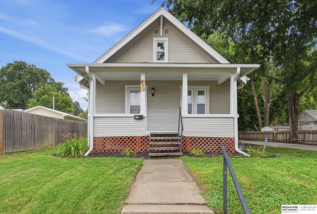 611 N 45th Street, Omaha, NE 68132