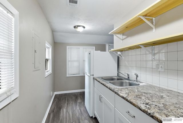 611 N 45th Street, Omaha, NE 68132