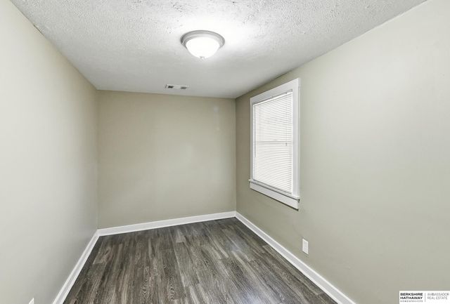 611 N 45th Street, Omaha, NE 68132