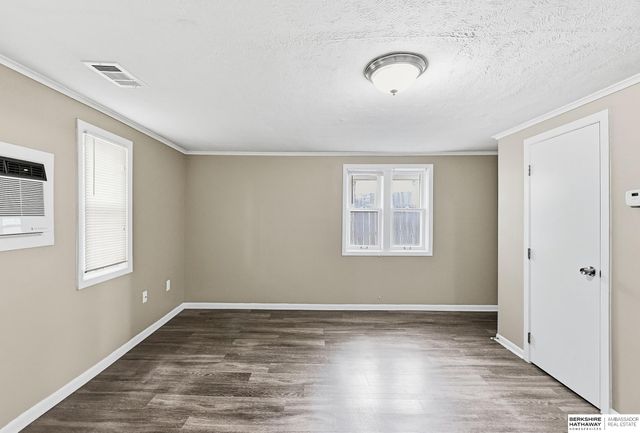 611 N 45th Street, Omaha, NE 68132