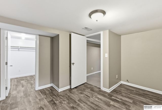 611 N 45th Street, Omaha, NE 68132