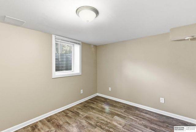 611 N 45th Street, Omaha, NE 68132