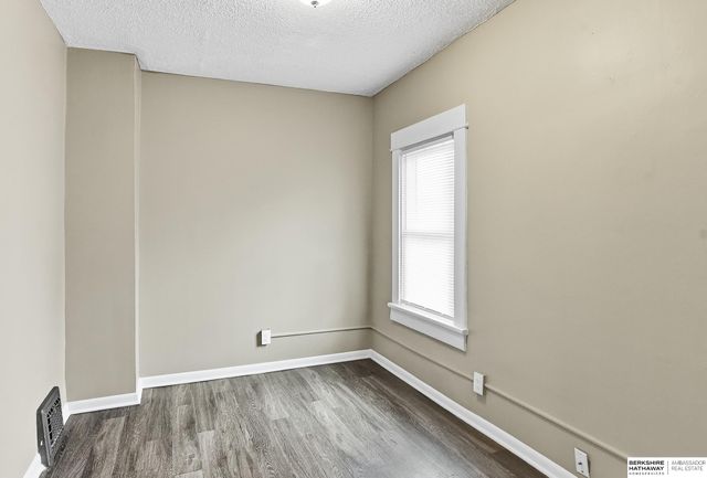 611 N 45th Street, Omaha, NE 68132