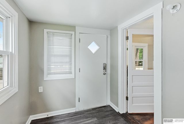 611 N 45th Street, Omaha, NE 68132