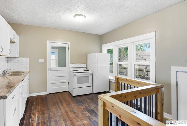 611 N 45th Street, Omaha, NE 68132