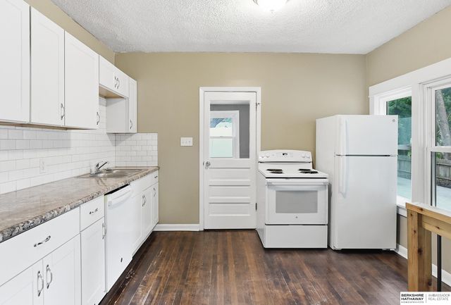 611 N 45th Street, Omaha, NE 68132