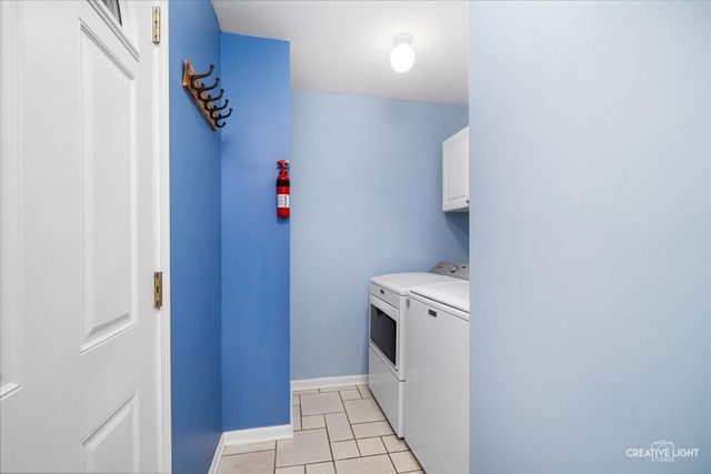 203 Parkside Lane, Oswego, IL 60543