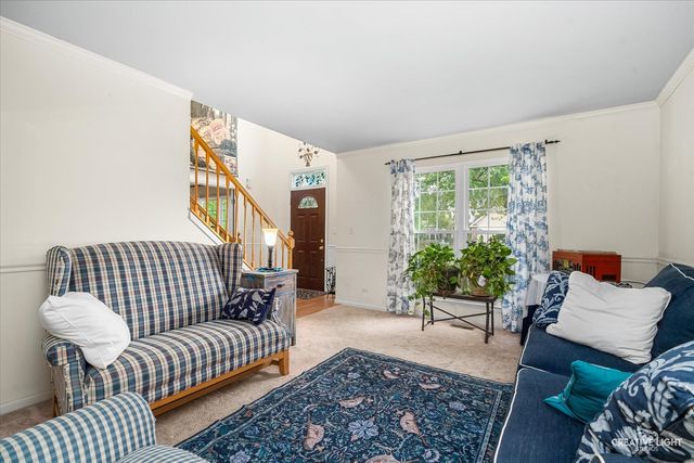 203 Parkside Lane, Oswego, IL 60543