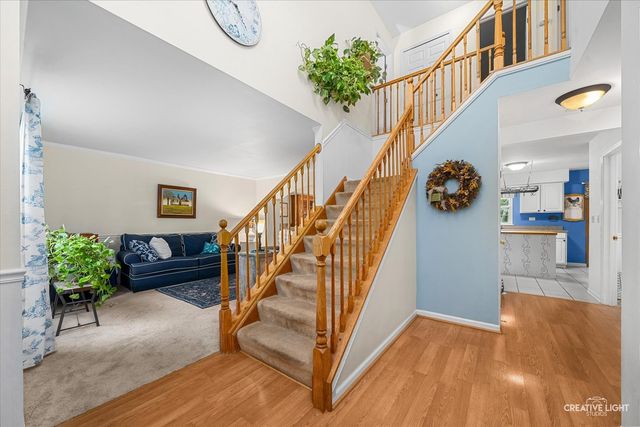 203 Parkside Lane, Oswego, IL 60543