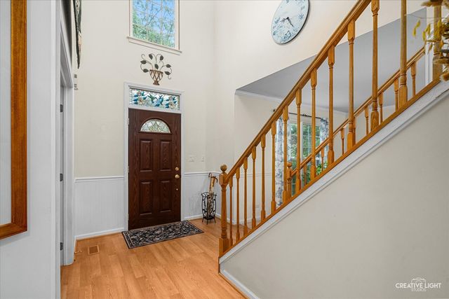 203 Parkside Lane, Oswego, IL 60543