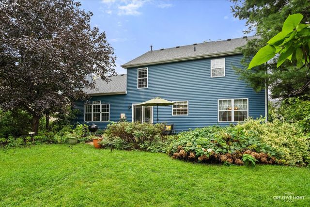 203 Parkside Lane, Oswego, IL 60543