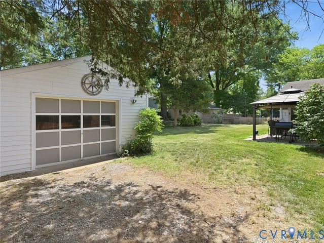 9320 Three Chopt Rd, Henrico, VA 23229