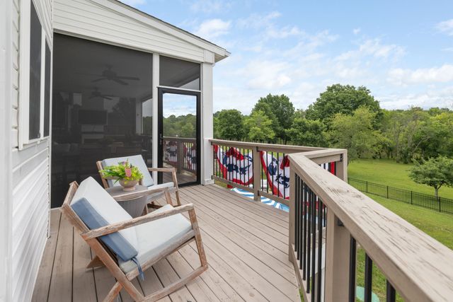 1915 Pointe Barton Dr, Lebanon, TN 37087