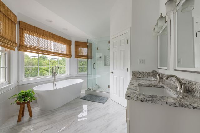 1915 Pointe Barton Dr, Lebanon, TN 37087