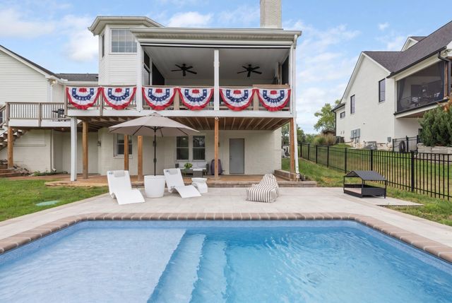1915 Pointe Barton Dr, Lebanon, TN 37087