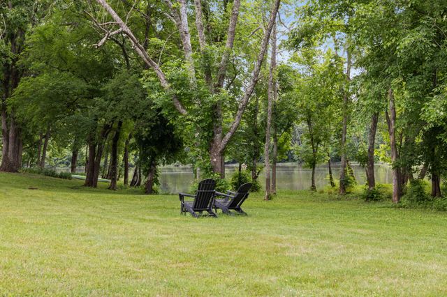 1915 Pointe Barton Dr, Lebanon, TN 37087